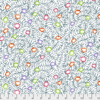 Kaffe Fassett : Moss Flower White PWGP184.White