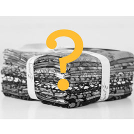 Kaffe Fassett : Mystery 16 Fat Quarter Bundle